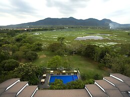 Grand Tamarind Lake