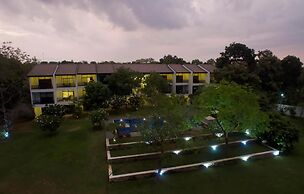 Grand Tamarind Lake