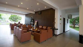 Grand Tamarind Lake