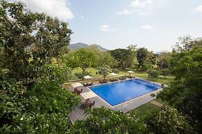 Grand Tamarind Lake
