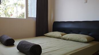 De Sutami Pasteur Villa by HouseinBandung