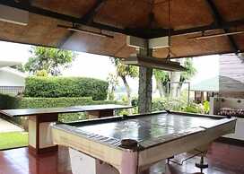 De Dago Pakar Villa by HouseinBandung