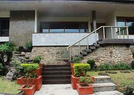 De Dago Pakar Villa by HouseinBandung