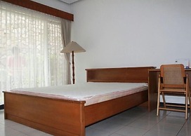 De Dago Pakar Villa by HouseinBandung