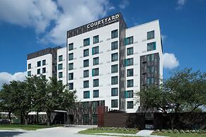 Courtyard by Marriott Houston Heights/I-10
