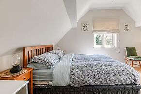 Moseley - House - Sleeps 4 - Parking - Garden