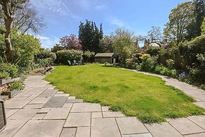 Moseley - House - Sleeps 4 - Parking - Garden