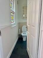 Moseley - House - Sleeps 4 - Parking - Garden