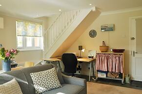 Moseley - House - Sleeps 4 - Parking - Garden