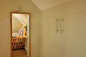 Moseley - House - Sleeps 4 - Parking - Garden