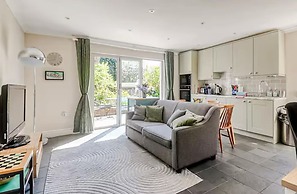 Moseley - House - Sleeps 4 - Parking - Garden