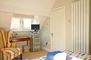 Moseley - House - Sleeps 4 - Parking - Garden