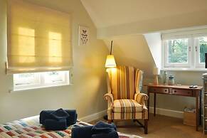Moseley - House - Sleeps 4 - Parking - Garden
