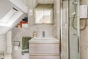 Moseley - House - Sleeps 4 - Parking - Garden