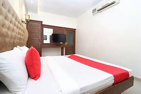 OYO 30593 Heritage Corner