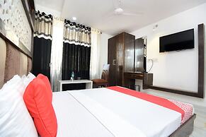 OYO 30999 Hotel Vaishno