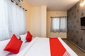 OYO 36211 Hotel Padma Palace