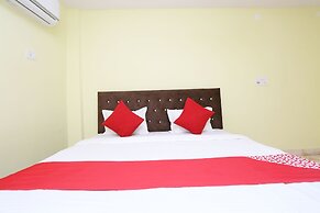 OYO 36667 Hotel Manoj