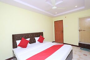 OYO 36667 Hotel Manoj