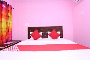 OYO 36667 Hotel Manoj