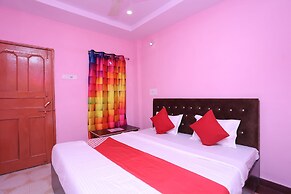 OYO 36667 Hotel Manoj