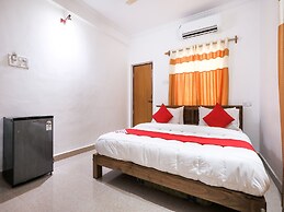 OYO 38418 Rosy Guest House