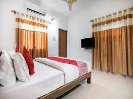 OYO 38418 Rosy Guest House