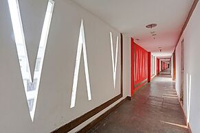 Townhouse 808 Royal Palms Shared Serviced Apartment