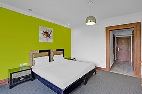 Townhouse 808 Royal Palms Shared Serviced Apartment