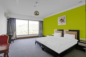 Townhouse 808 Royal Palms Shared Serviced Apartment