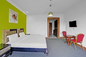 Townhouse 808 Royal Palms Shared Serviced Apartment