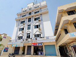 OYO 40720 Hotel Srs Regency