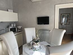 B&B JSuite