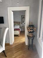 B&B JSuite