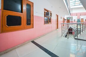 SPOT ON 36686 Hotel Om Shanti Palace