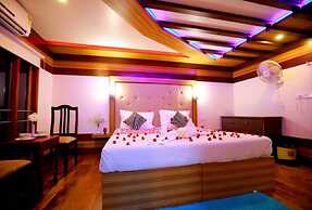 Indiavacationz Houseboat