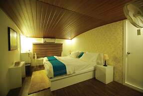 Indiavacationz Houseboat