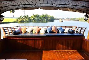 Indiavacationz Houseboat
