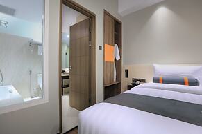 Harper Wahid hasyim Medan by ASTON