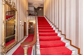 Meserret Palace Hotel