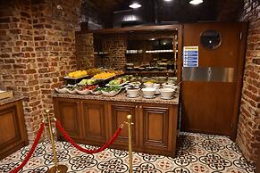 Meserret Palace Hotel