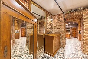 Meserret Palace Hotel