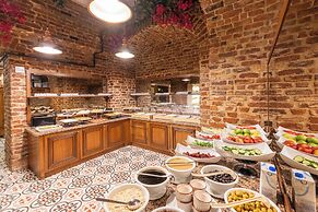 Meserret Palace Hotel
