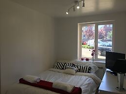 2 Bed Flat, Dedicated Workspace, Parking, 4KTV