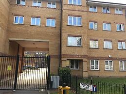 2 Bed Flat, Dedicated Workspace, Parking, 4KTV