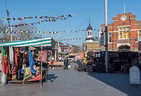 2 Bed Flat, Dedicated Workspace, Parking, 4KTV