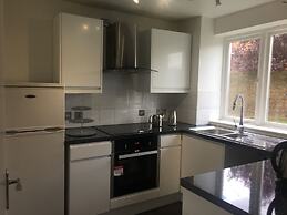 2 Bed Flat, Dedicated Workspace, Parking, 4KTV