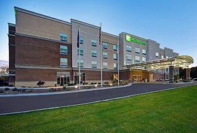 Holiday Inn Grand Rapids North - Walker by IHG