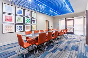 Holiday Inn Express & Suites Kearney by IHG