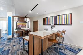 Holiday Inn Express & Suites Kearney by IHG